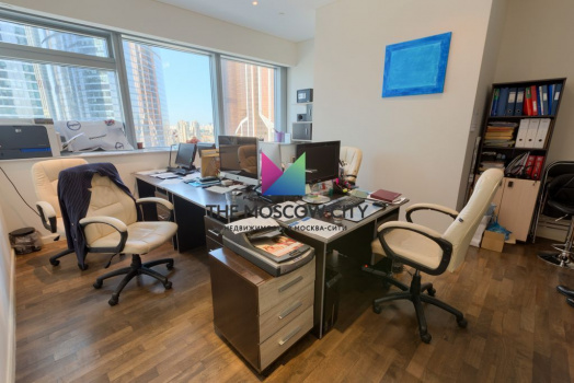 Продажа офиса в МФК “Город Столиц: Москва и Санкт-Петербург” 106  м²
